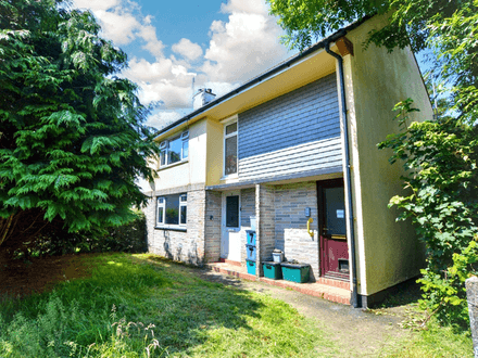 FOR SALE VIA BRADLEYS TRADITIONAL ONLINE AUCTION 10AM 29TH JULY 2025