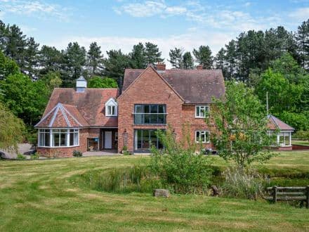 An Exceptional Detached Residence with  self contained Annexe, Double Garage & Approx. 1 Acre of Grounds