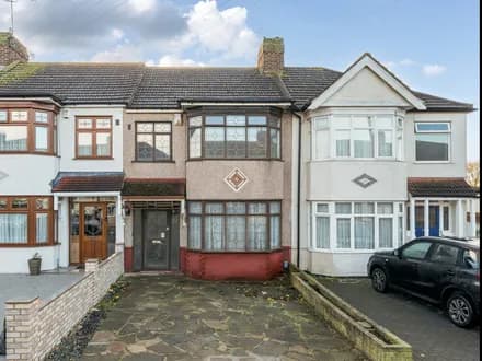  Barton Avenue, RM7 0ND