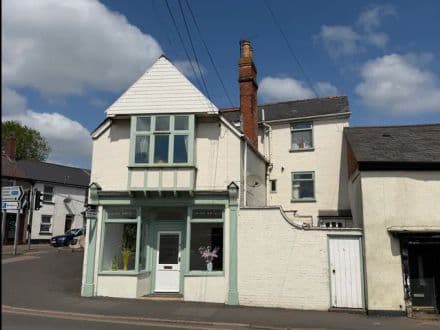 MIXED RESIDENTIAL AND COMMERCIAL INVESTMENT OPPORTUNITY