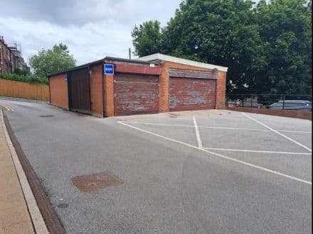 Garage to the rear of 123 Cemetery Road