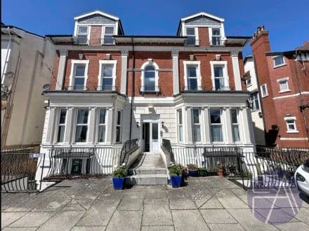 Flat 8, 19 Knowsley Road