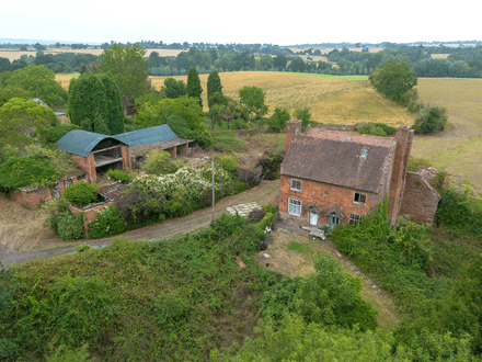 1 & 2  Walton Farm Cottages & Barn 
