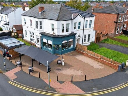 The Woollen Pig 160 Duke Street