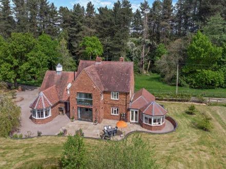 An Exceptional Detached Residence with  self contained Annexe, Double Garage & Approx. 1 Acre of Grounds
