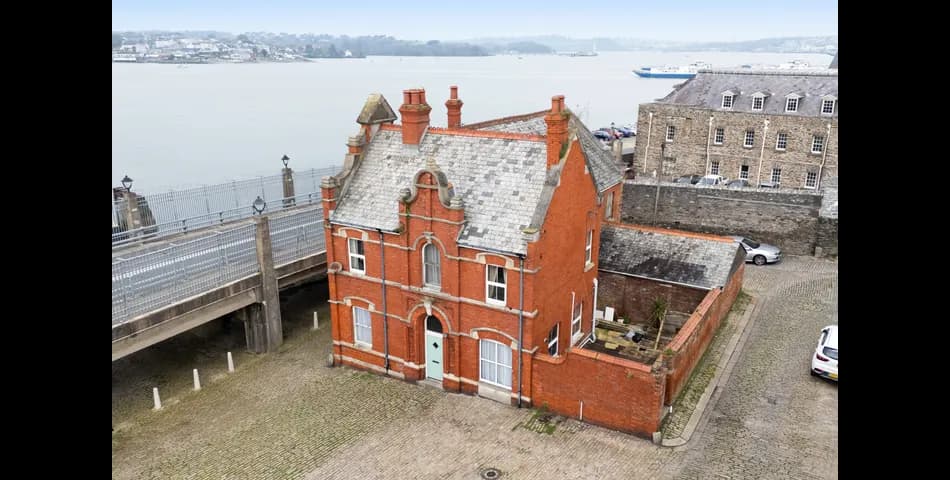 Property Image 0