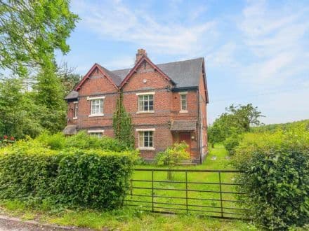 43 Wyrley Lane, WS3 5AH