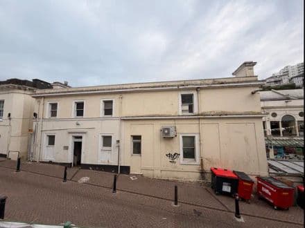 TOWN CENTRE OFFICE BUILDING WITH POTENTIAL